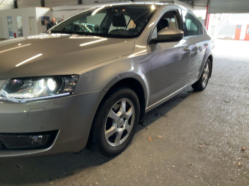 Skoda Octavia 1.4 TSI Ambition 2016 – снимка 2