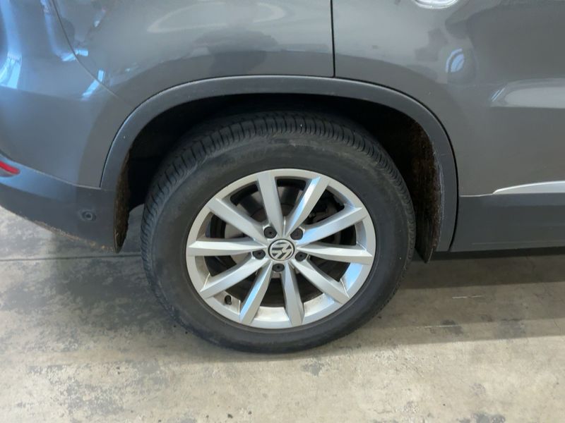 Volkswagen Tiguan 2.0 TDI Lounge Sport & Style 4Motion BlueMotion Tech 2015 – снимка 9