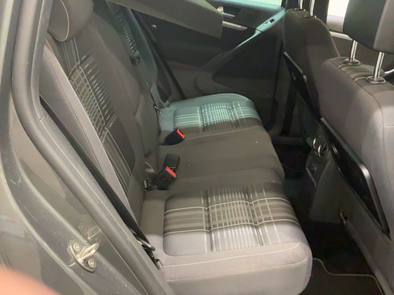 Volkswagen Tiguan 2.0 TDI Lounge Sport & Style 4Motion BlueMotion Tech 2015 – снимка 20