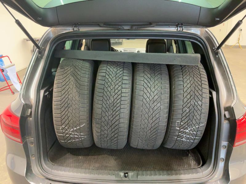 Volkswagen Tiguan 2.0 TDI Lounge Sport & Style 4Motion BlueMotion Tech 2015 – снимка 16