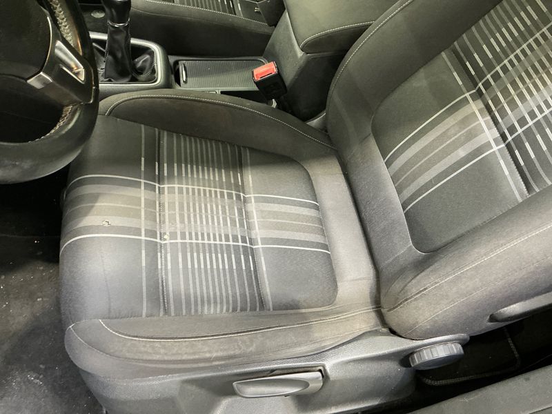 Volkswagen Tiguan 2.0 TDI Lounge Sport & Style 4Motion BlueMotion Tech 2015 – снимка 31