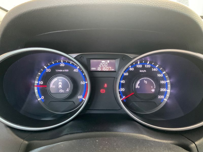 Hyundai ix35 1.7 CRDi Sensation Blue 2WD 2014 – снимка 18