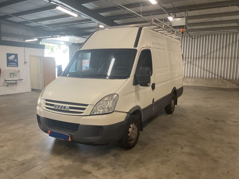 Iveco Daily 2.3 Diesel HKa 29 L Radstand 3000 2008 – снимка 1