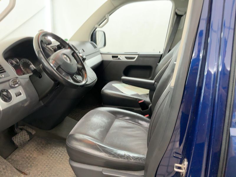 Volkswagen T5 Multivan 2.5 TDI Highline 2009 – снимка 16