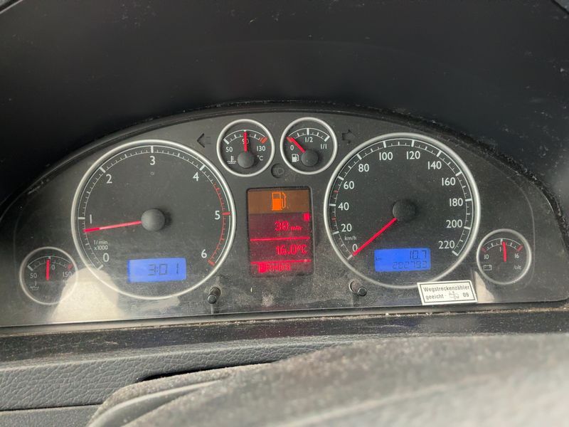 Volkswagen T5 Multivan 2.5 TDI Highline 2009 – снимка 18