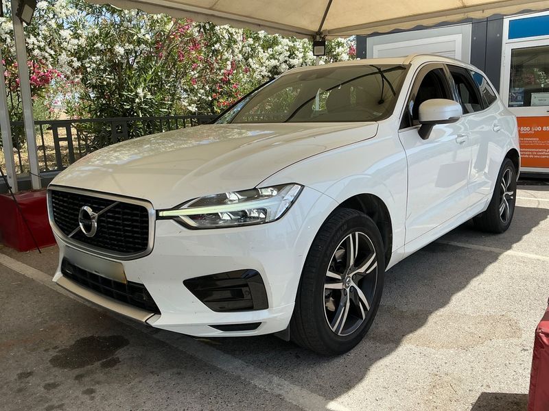 Volvo XC60 2.0 D4 R-Design 2WD 2018 – снимка 1