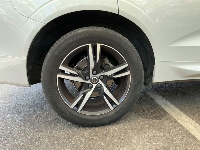 Volvo XC60 2.0 D4 R-Design 2WD 2018 – снимка 9