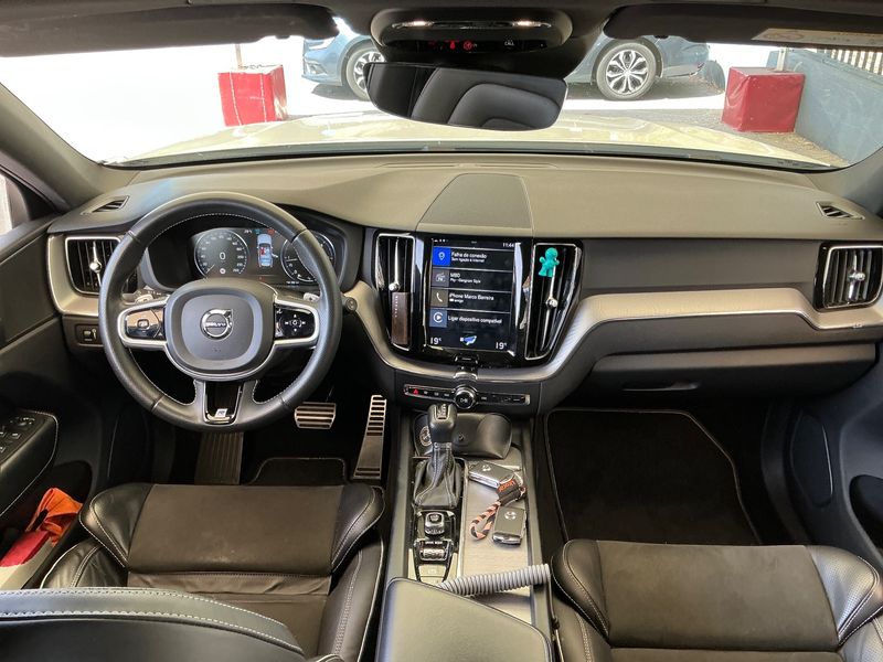 Volvo XC60 2.0 D4 R-Design 2WD 2018 – снимка 17