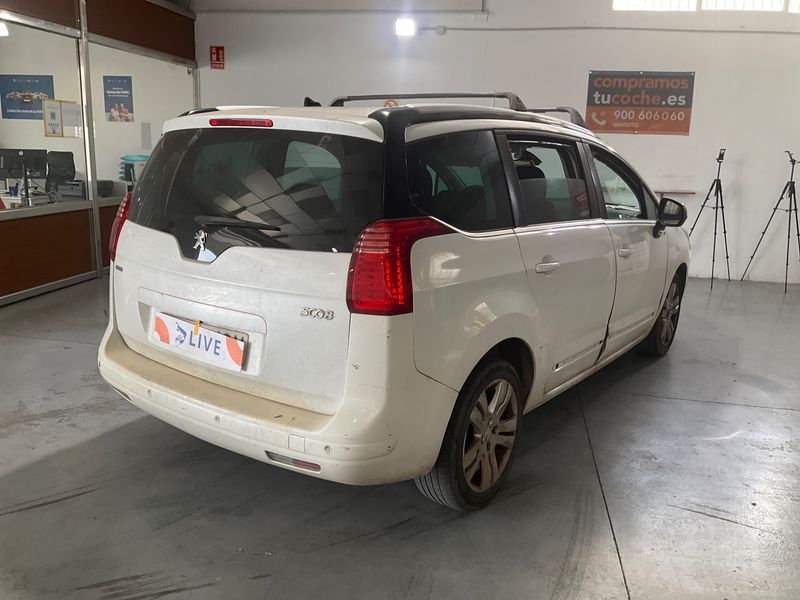 Peugeot 5008 1.6 Blue-HDi Style 2015 – снимка 2