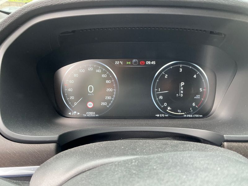 Volvo V90 Cross Country 2.0 D5 Pro AWD 2017 – снимка 18