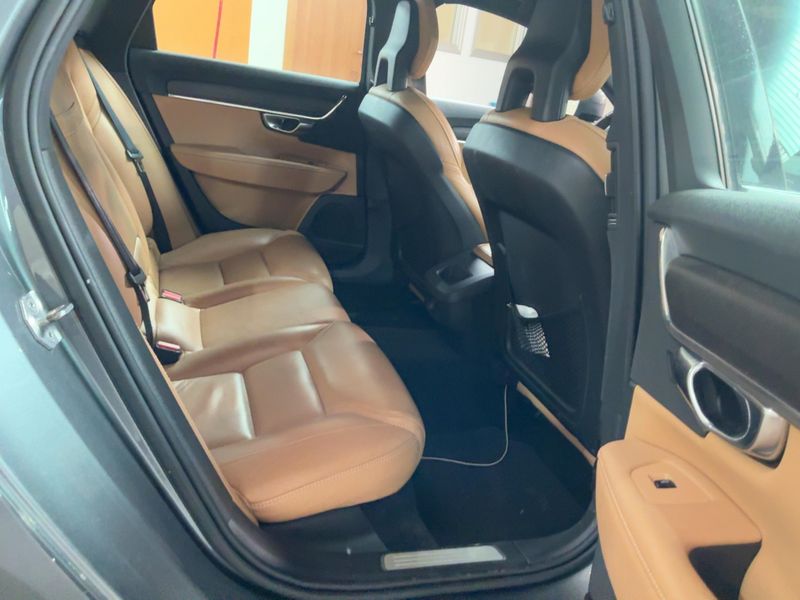 Volvo V90 Cross Country 2.0 D5 Pro AWD 2017 – снимка 19