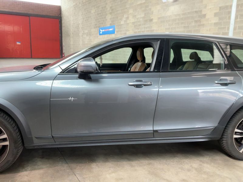 Volvo V90 Cross Country 2.0 D5 Pro AWD 2017 – снимка 4