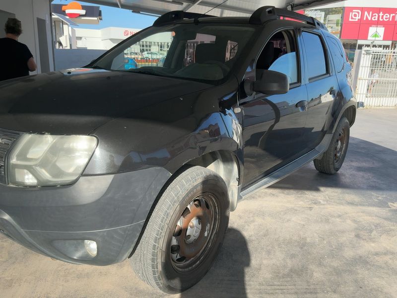 Dacia Duster 1.2 TCe Ambiance 4x2 2015 – снимка 1