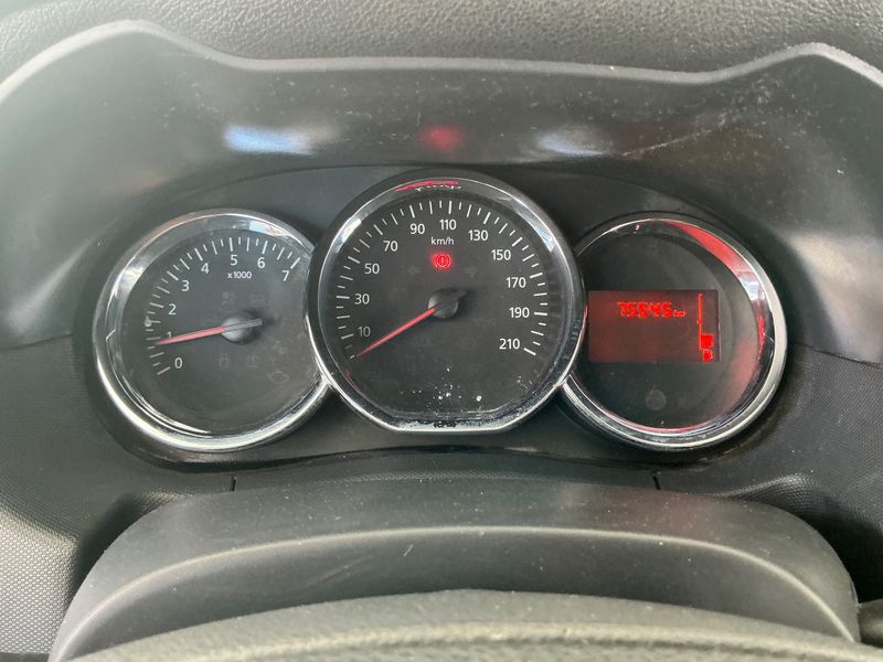 Dacia Duster 1.2 TCe Ambiance 4x2 2015 – снимка 18