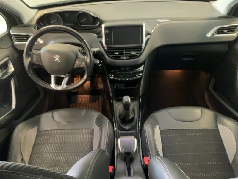 Peugeot 2008 1.2 PureTech Allure 2018 – снимка 17
