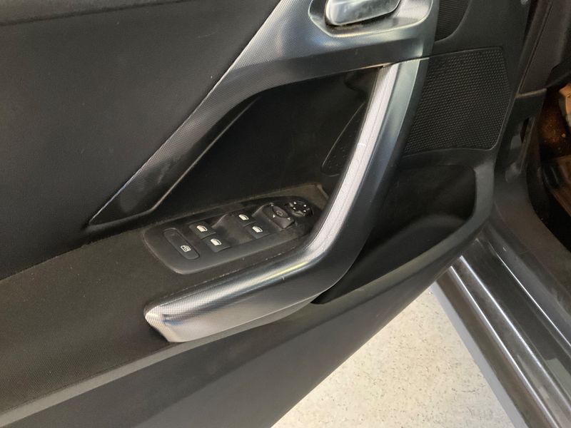 Peugeot 2008 1.2 PureTech Allure 2018 – снимка 26
