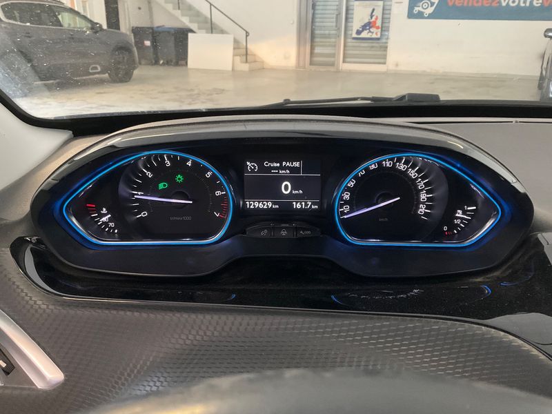 Peugeot 2008 1.2 PureTech Allure 2018 – снимка 18