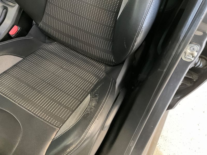 Peugeot 2008 1.2 PureTech Allure 2018 – снимка 24