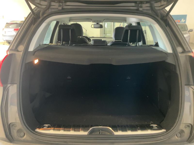 Peugeot 2008 1.2 PureTech Allure 2018 – снимка 15