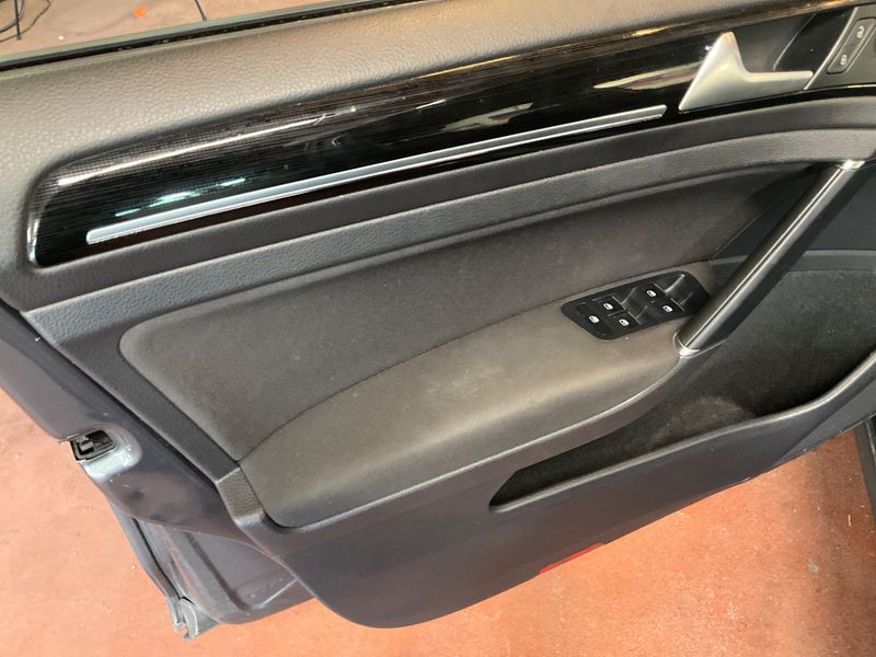 Volkswagen Golf VII 1.5 TSI ACT Carat BlueMotion Tech 2017 – снимка 33
