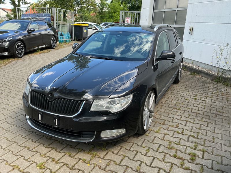 Skoda Superb 2.0 TDI Elegance 2011 – снимка 1