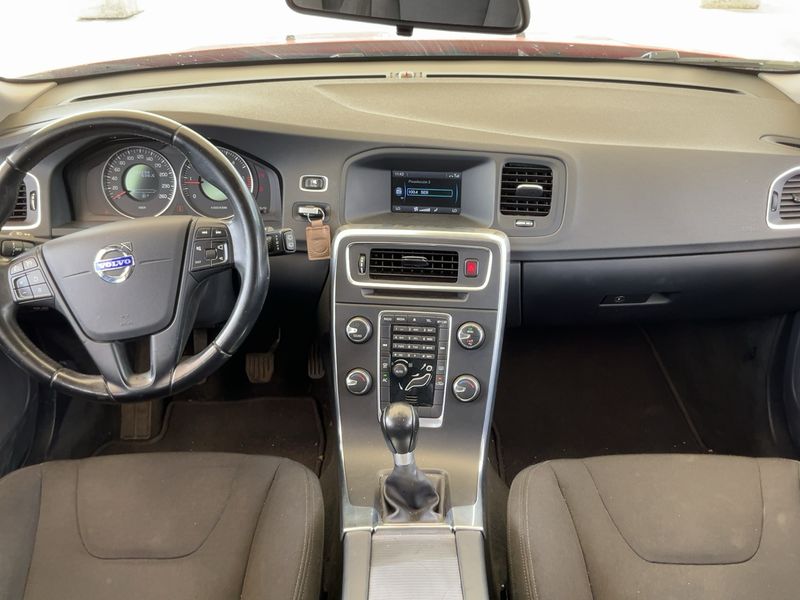 Volvo V60 2.0 D4 Kinetic 2012 – снимка 17