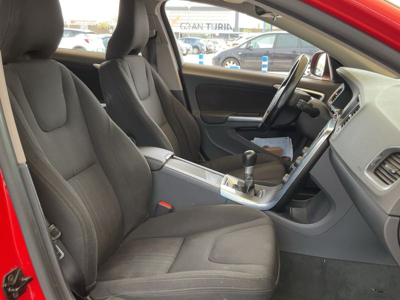 Volvo V60 2.0 D4 Kinetic 2012 – снимка 16
