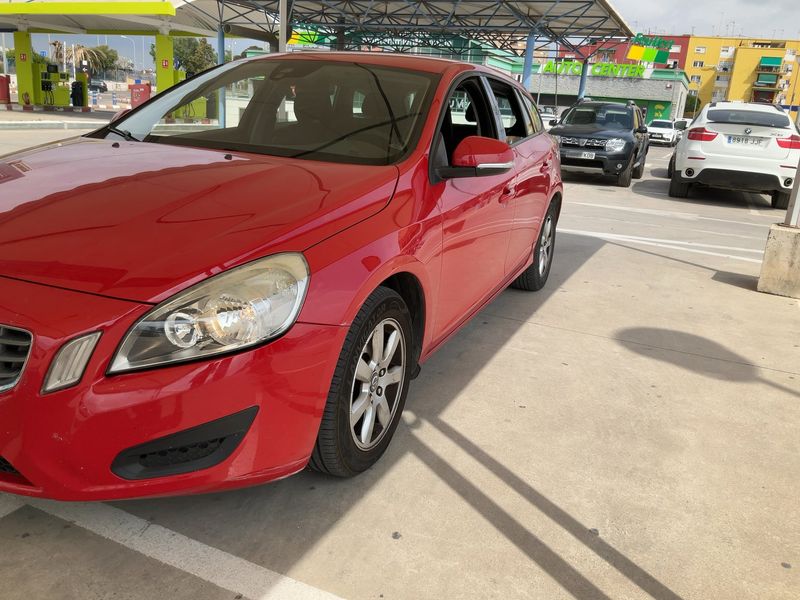 Volvo V60 2.0 D4 Kinetic 2012 – снимка 2