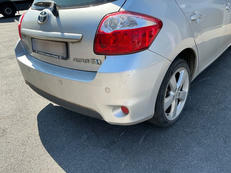 Toyota Auris 1.8 Hybrid Life 2011 – снимка 36