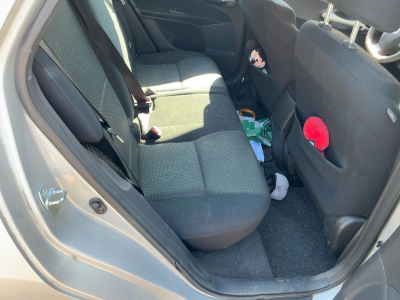 Toyota Auris 1.8 Hybrid Life 2011 – снимка 19