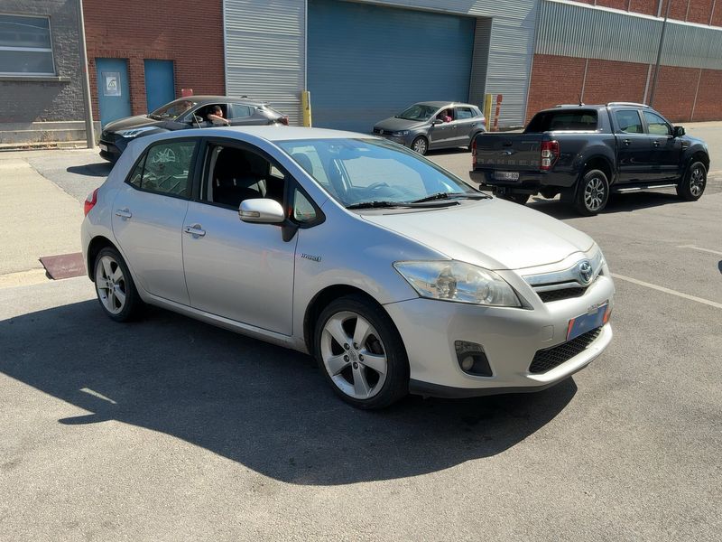 Toyota Auris 1.8 Hybrid Life 2011 – снимка 12