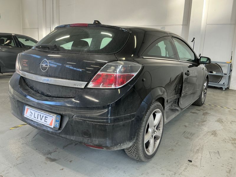 Opel Astra GTC 1.7 CDTI Cosmo 2006 – снимка 2
