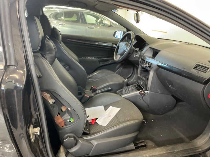 Opel Astra GTC 1.7 CDTI Cosmo 2006 – снимка 3