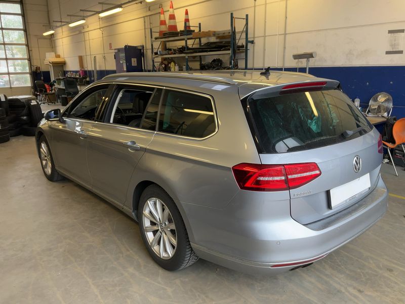 Volkswagen Passat 1.8 TSI Highline BlueMotion Tech 2017 – снимка 6
