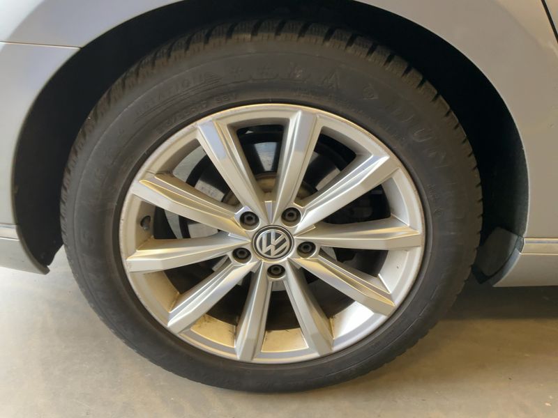 Volkswagen Passat 1.8 TSI Highline BlueMotion Tech 2017 – снимка 9