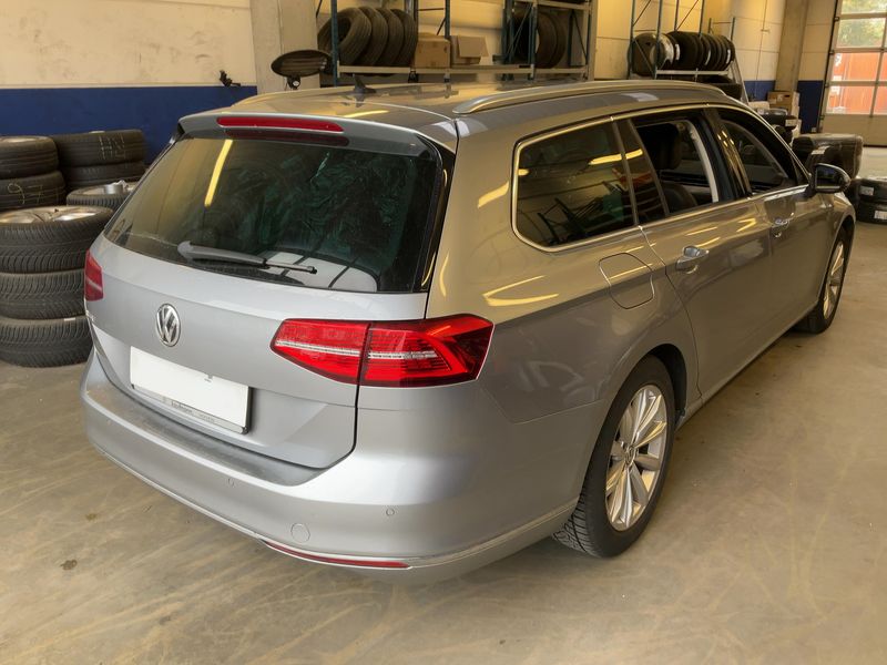 Volkswagen Passat 1.8 TSI Highline BlueMotion Tech 2017 – снимка 8