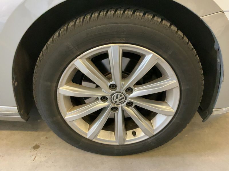 Volkswagen Passat 1.8 TSI Highline BlueMotion Tech 2017 – снимка 11