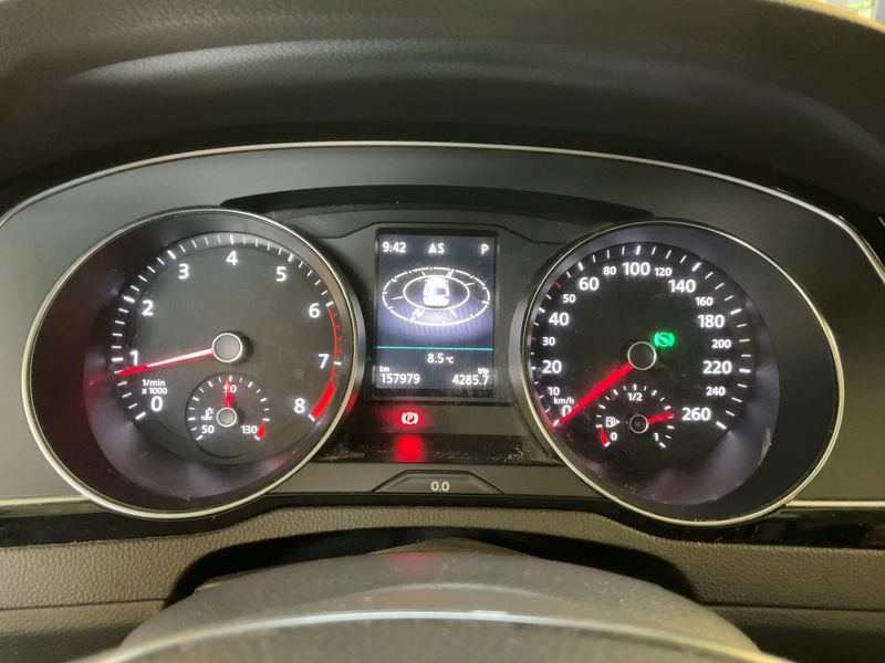 Volkswagen Passat 1.8 TSI Highline BlueMotion Tech 2017 – снимка 19