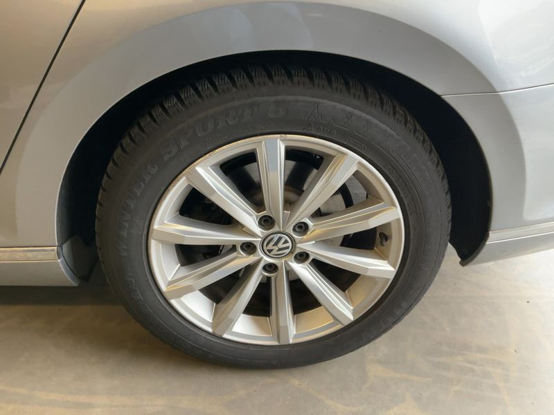 Volkswagen Passat 1.8 TSI Highline BlueMotion Tech 2017 – снимка 5