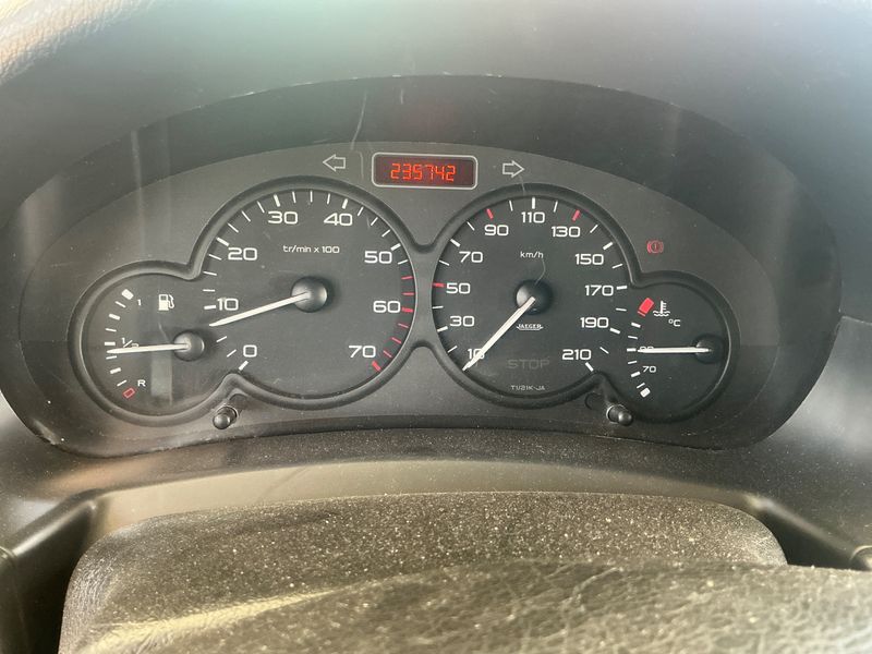 Peugeot Partner 1.6 HDi Origin 2010 – снимка 4