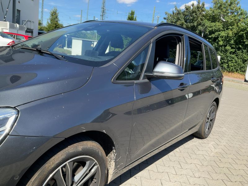 BMW 2er 220d Gran Tourer xDrive Sport Line 2020 – снимка 2