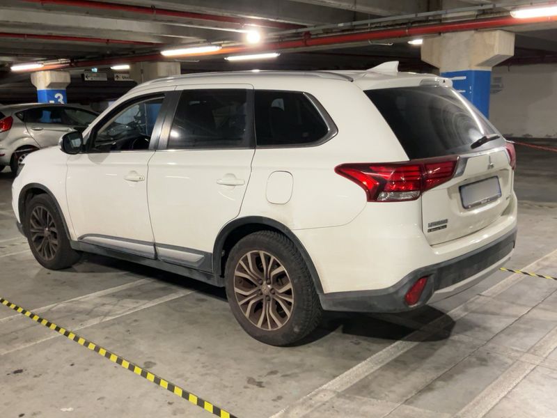 Mitsubishi Outlander 2.2 DI-D Instyle 2WD 2019 – снимка 6