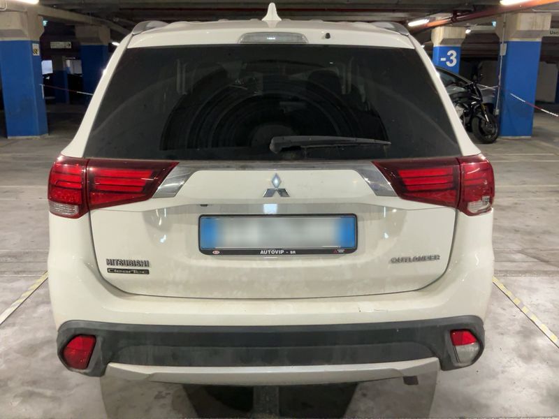 Mitsubishi Outlander 2.2 DI-D Instyle 2WD 2019 – снимка 7