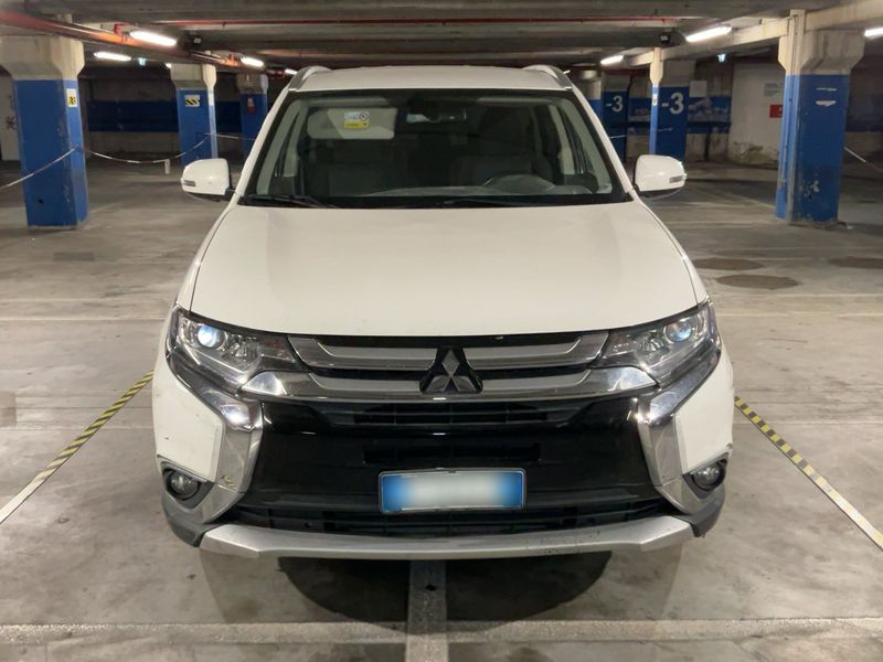 Mitsubishi Outlander 2.2 DI-D Instyle 2WD 2019 – снимка 14