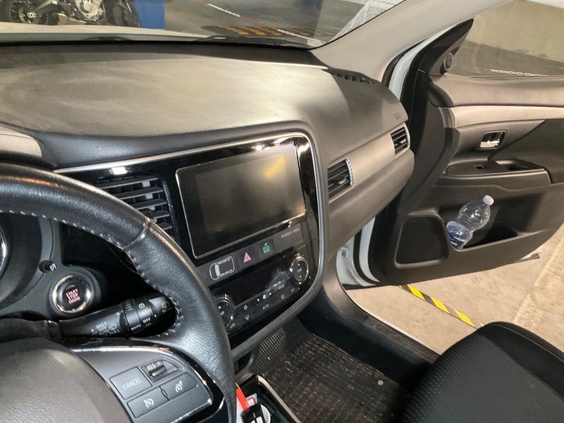 Mitsubishi Outlander 2.2 DI-D Instyle 2WD 2019 – снимка 32