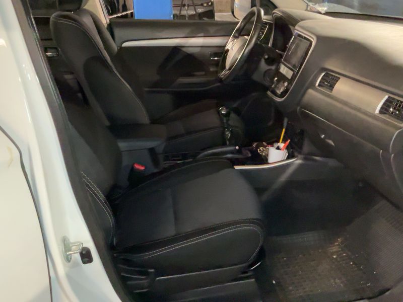 Mitsubishi Outlander 2.2 DI-D Instyle 2WD 2019 – снимка 16
