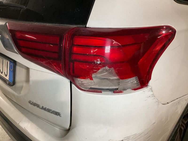 Mitsubishi Outlander 2.2 DI-D Instyle 2WD 2019 – снимка 40