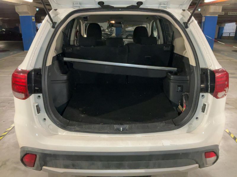 Mitsubishi Outlander 2.2 DI-D Instyle 2WD 2019 – снимка 15