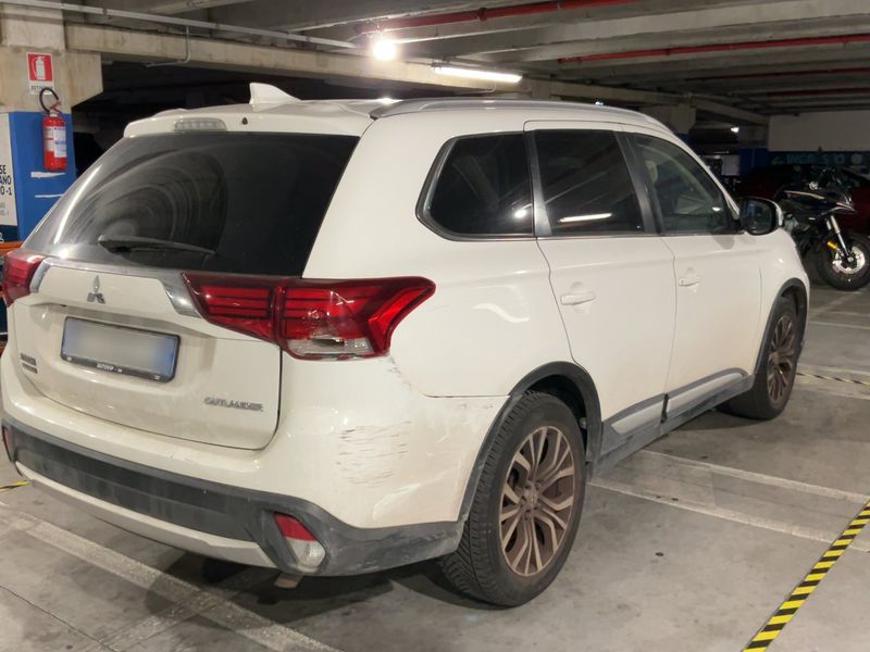Mitsubishi Outlander 2.2 DI-D Instyle 2WD 2019 – снимка 8