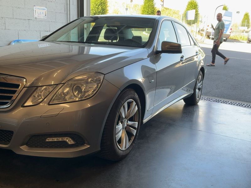 Mercedes-Benz E-Klasse E 220 CDI BlueEfficiency Avantgarde 2009 – снимка 2